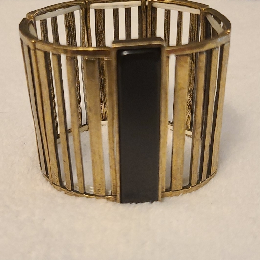 Bracelet stretch gold color nwt